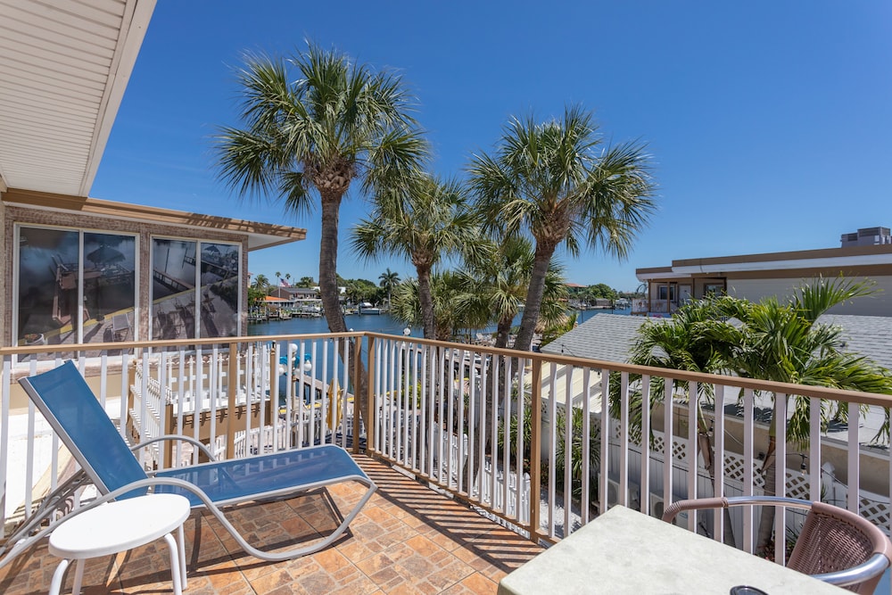 Bayview Plaza Waterfront Resort - photo 93