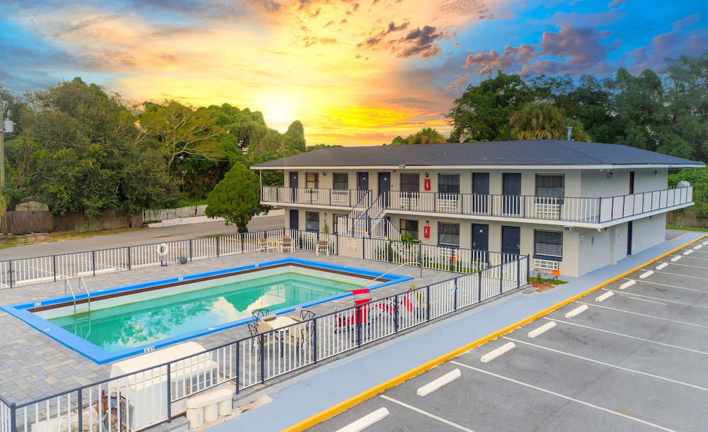 Sunshine Inn - photo 29