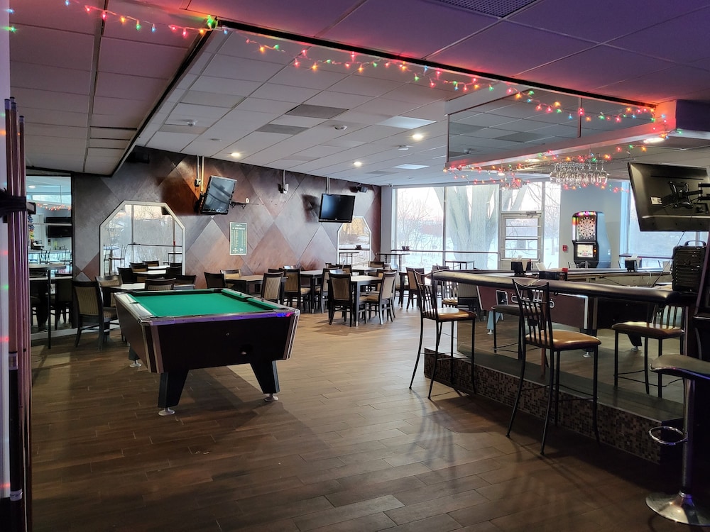 Travelodge by Wyndham Water s Edge Hotel Racine - photo 16