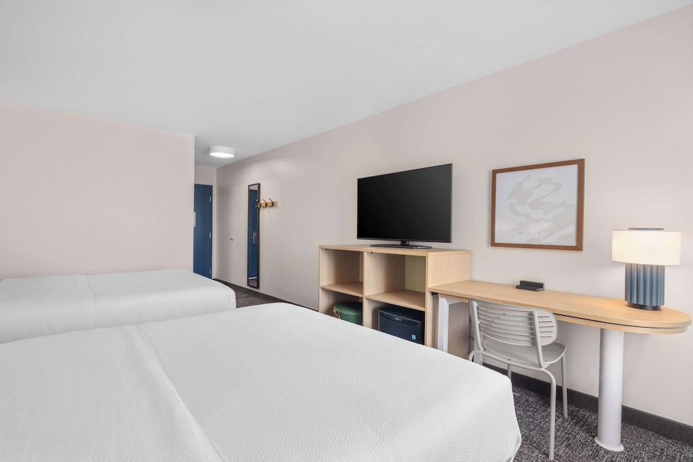 Spark by Hilton Fredericksburg Southpoint - photo 11