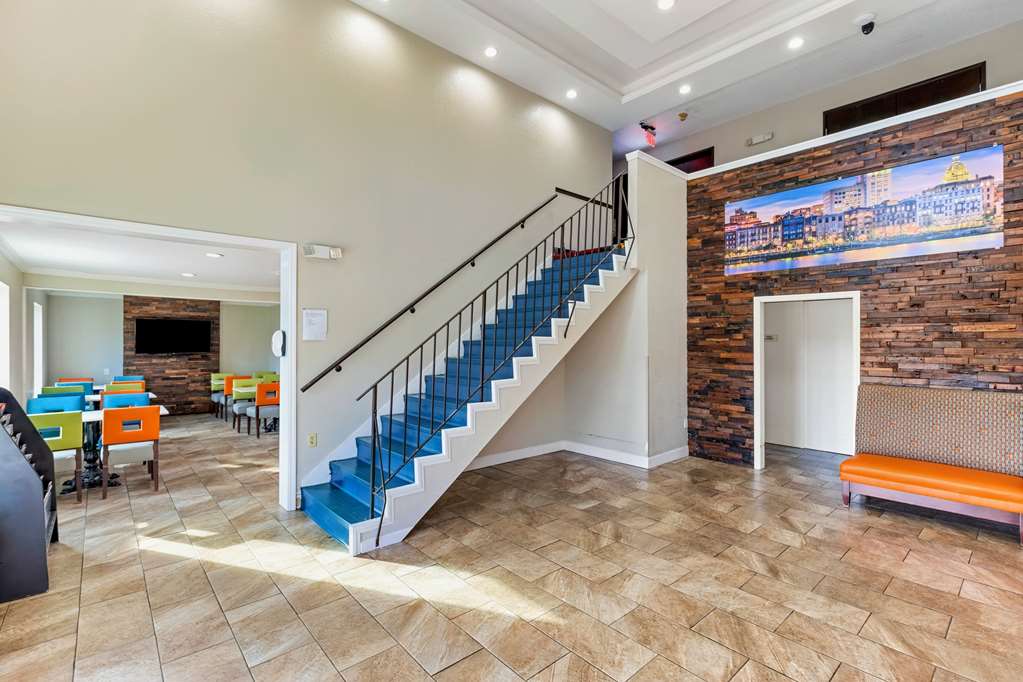 Days Inn by Wyndham Savannah Gateway I 95 - photo 4