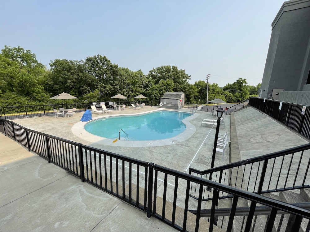Country Inn & Suites by Radisson Erlanger Cincinnati South - photo 9