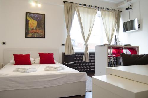 Studio apartment with a view of Ban Jelačić Square — 4-Star Luxury Hotel in Zagreb, Croatia