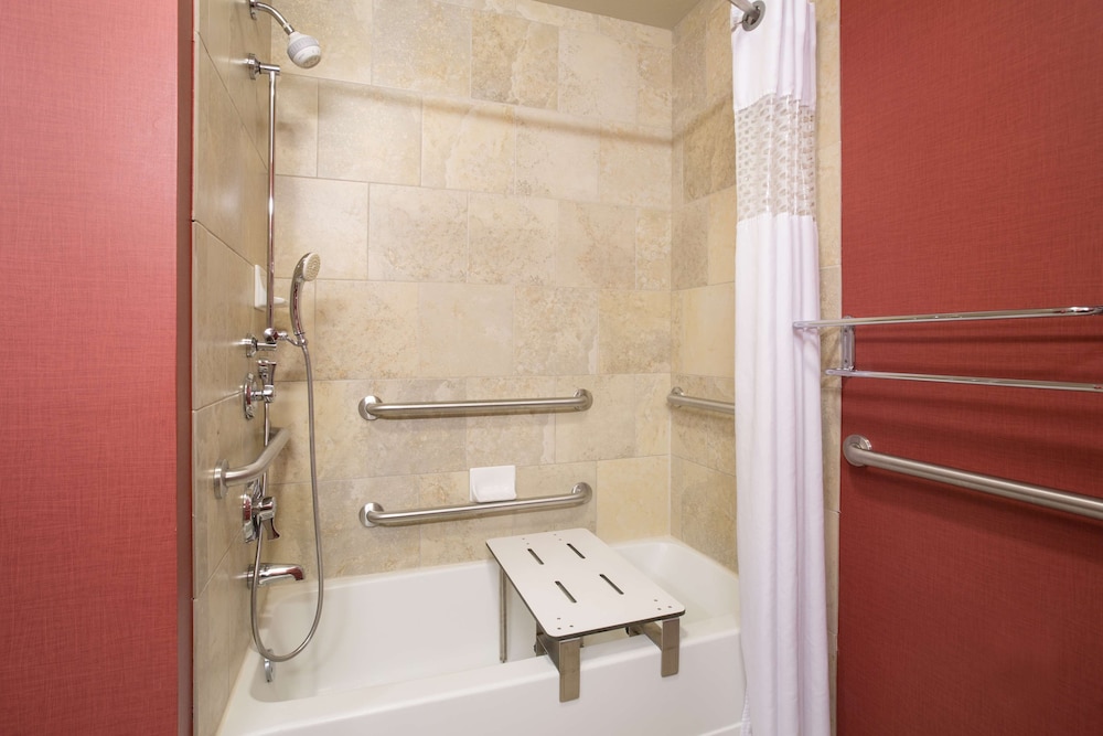 Hampton Inn Siloam Springs - photo 21