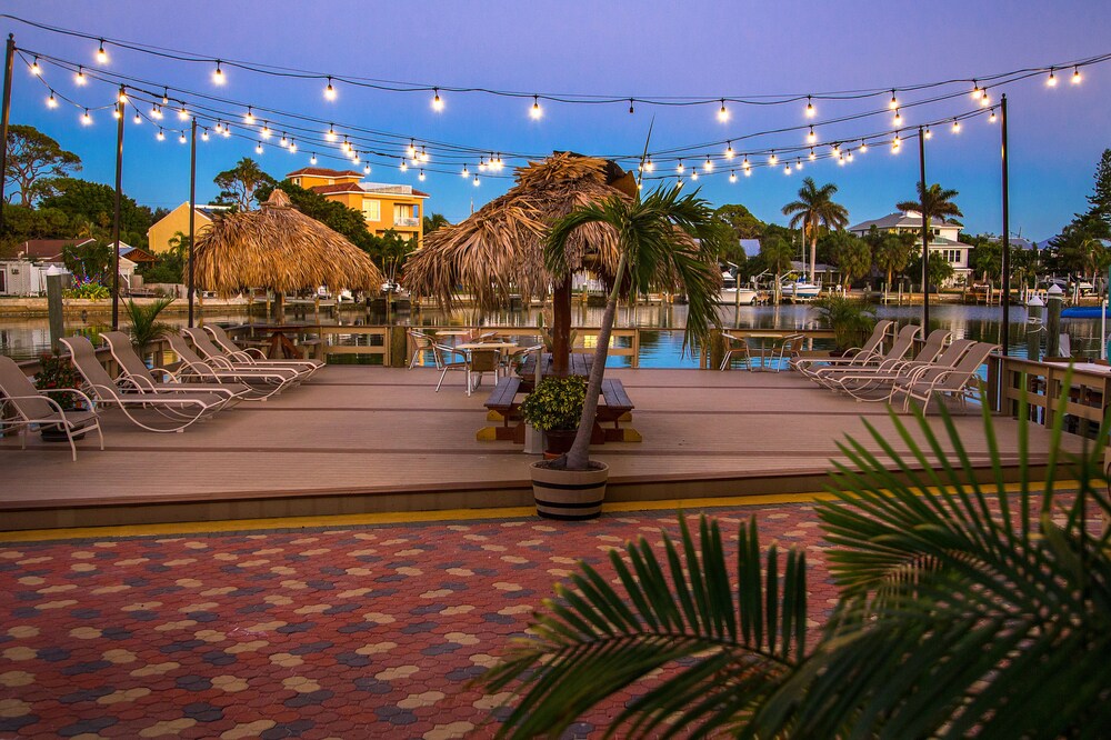 Bay Palms Waterfront Resort Hotel and Marina - photo 39