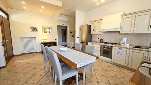 Villa Harmony Regarda Travel — 4-Star Luxury Hotel in Lazise, Italy