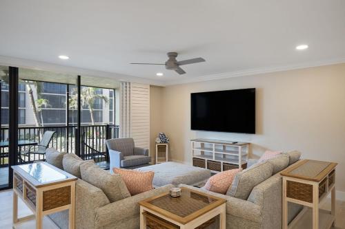 Sundial N203 Stunning Residence with Den and Private Cabana at Sundial Sanibel — 4-Star Luxury Hotel in Sanibel, United States