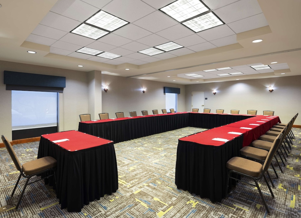 Hampton Inn & Suites Arundel Mills Baltimore - photo 58