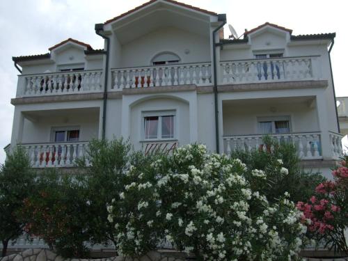 Villa Sarah — 4-Star Luxury Hotel in Lopar, Croatia