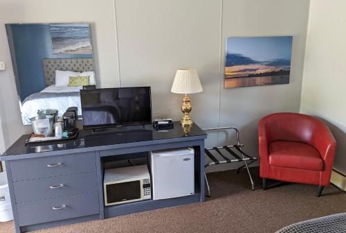 Huron Inn - photo 23