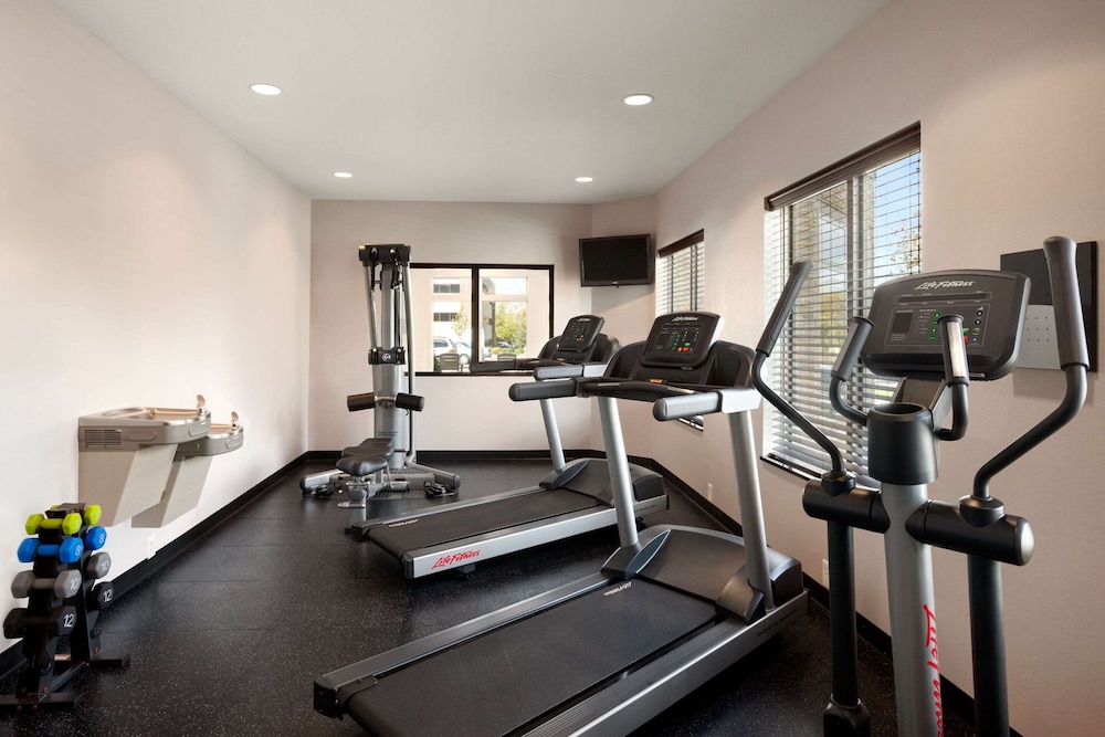 Country Inn & Suites by Radisson Greenville NC - photo 26
