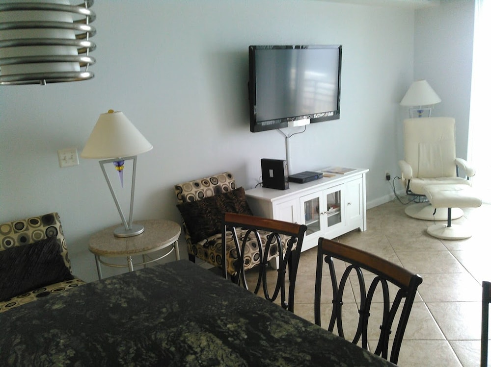 Ocean Walk Resort - photo 20