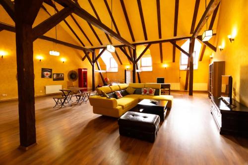 The Attic Large Open Space in the Old Town of Brasov minutes away from The Black Church — 4-Star Luxury Hotel in Brasov, Romania