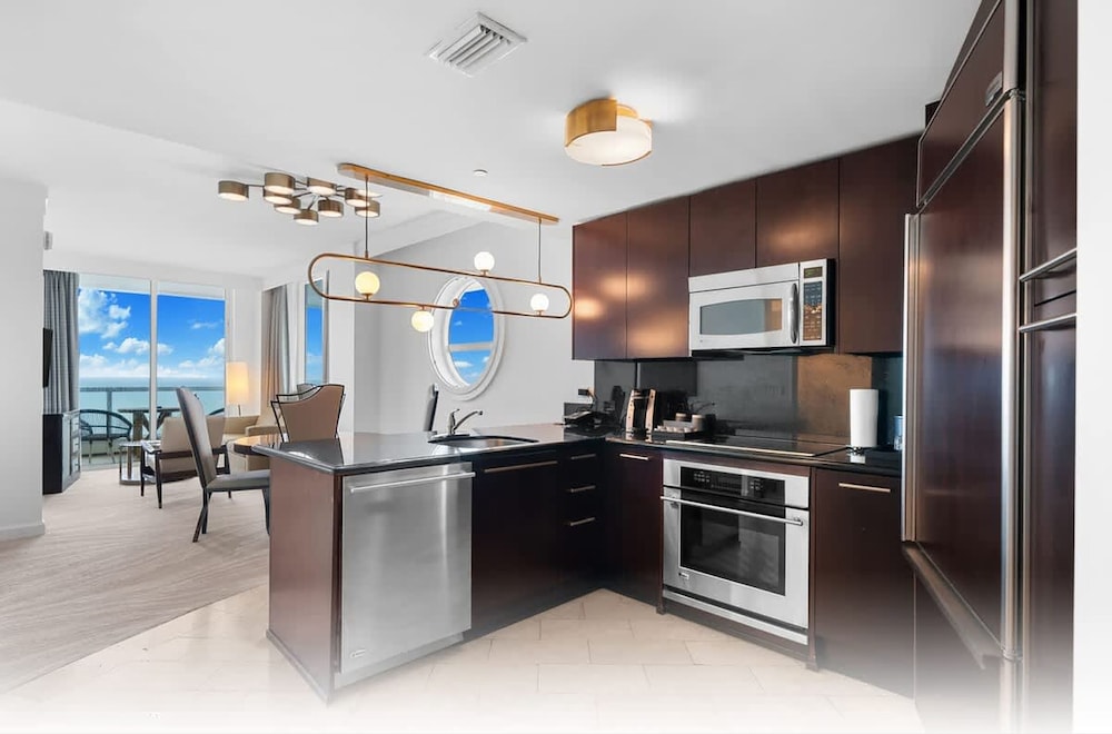 Fontainebleau Miami Beach Private Luxury Suites - photo 110