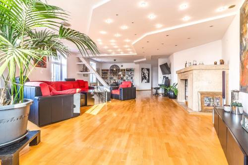 Modern City Centre Penthouse with Spectacular Views 135sqm — 4-Star Luxury Hotel in Zagreb, Croatia