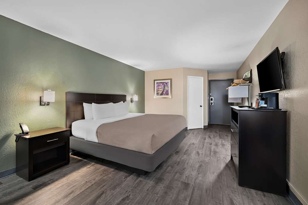 Quality Inn Fort Myers Cape Coral - photo 8