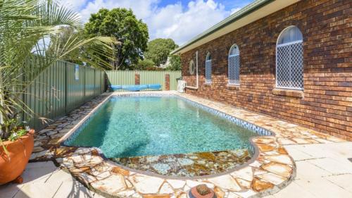 Take A Dip At Eucalypt - last minute hotel in Bellara