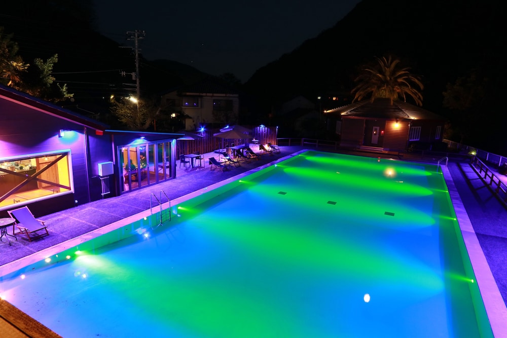 Amis Droles Liberty Resort — Izu