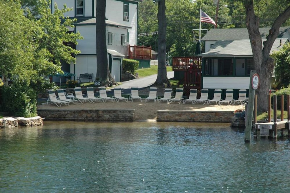 Channel Watefront Cottages in Laconia, United States