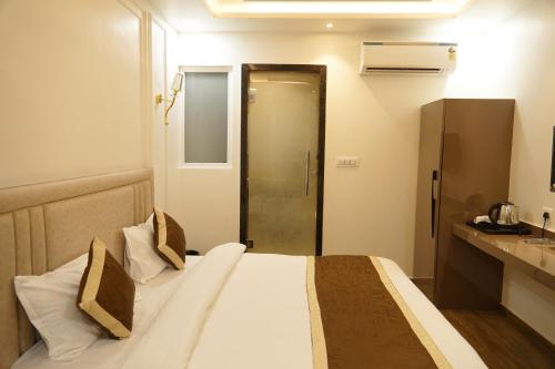 Hotel Kartar grand in Kanpur, India