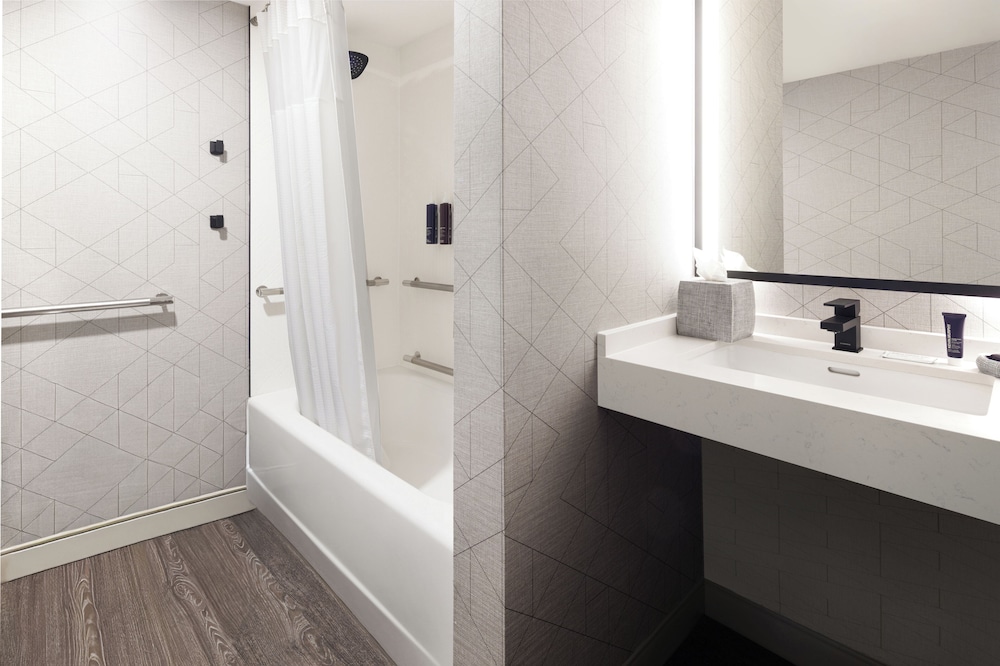 Renaissance Framingham Hotel & Conference Center - photo 25