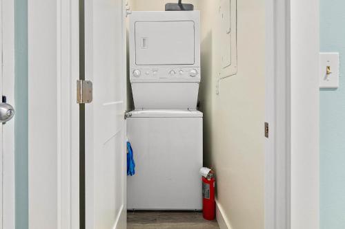 Welcome to paradise unit 2201 - photo 31
