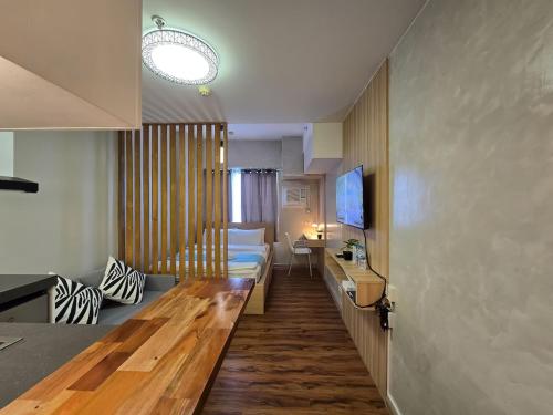 1BR Suite Ridgewood Towers Near BGC Airport #RW17 1 in Manila, Philippines