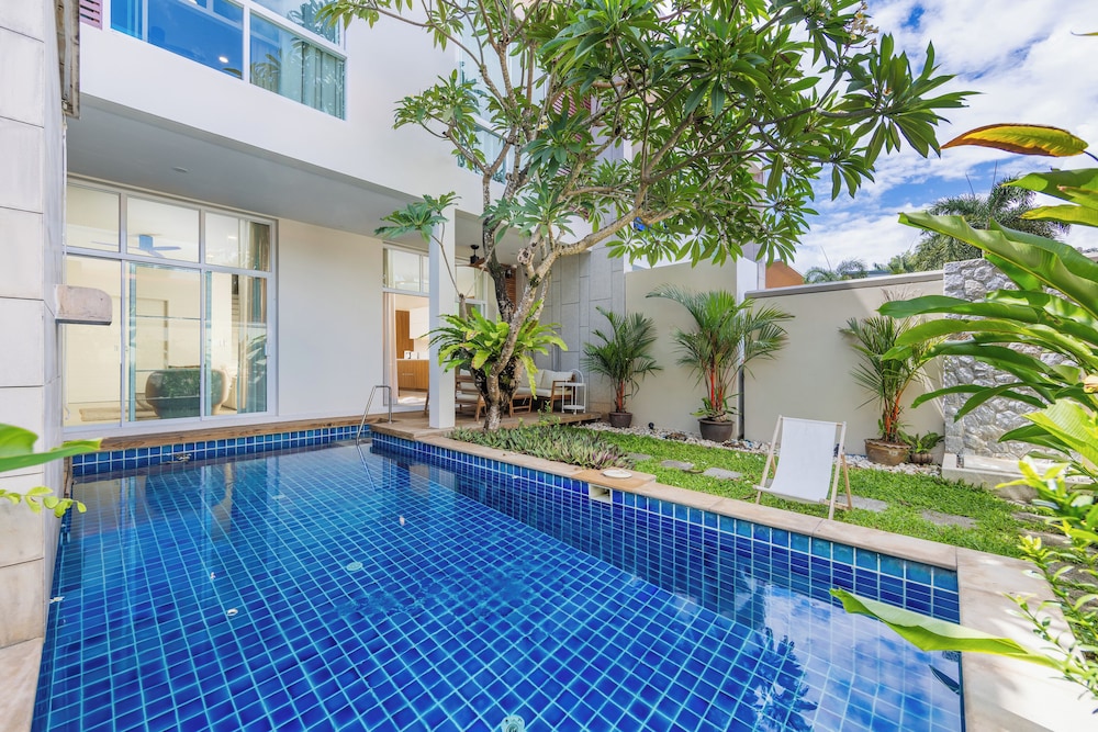 Villa Aura 3BR Private Pool Near Naiharn Beach by TropicLook — 4-Star Luxury Hotel in Rawai, Thailand