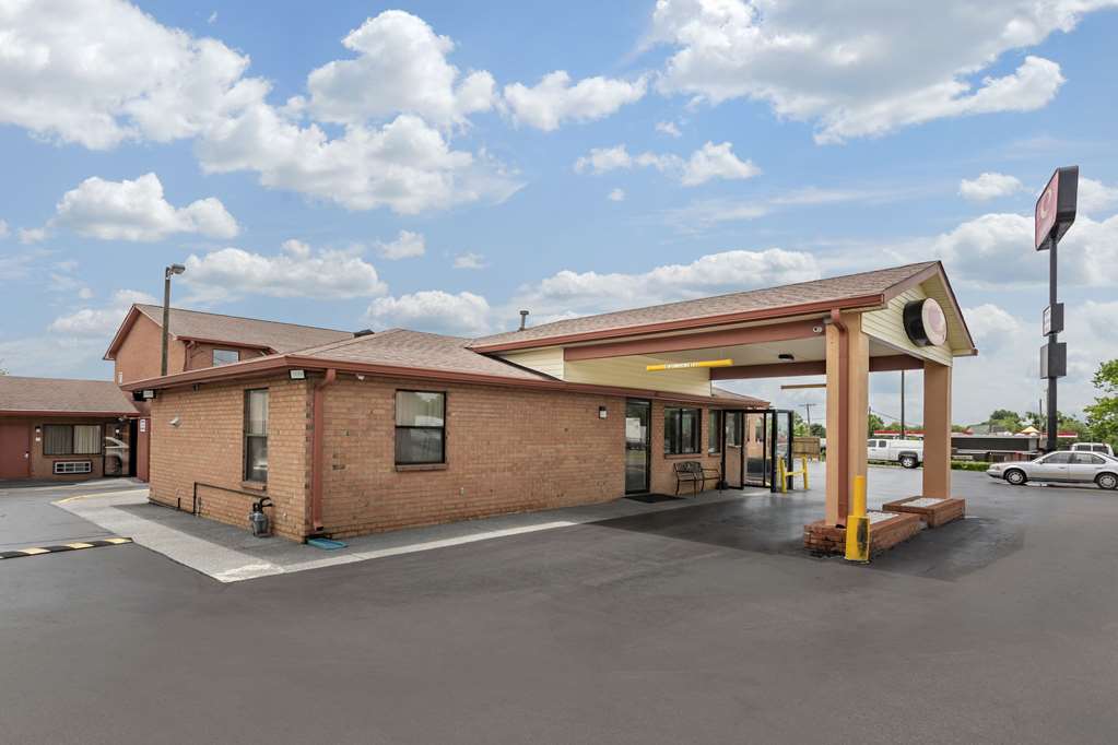 Econo Lodge Nashville North - photo 2
