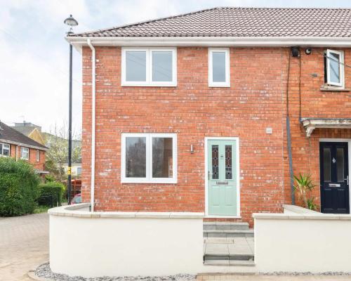 Dings House With FREE Parking In Super Central South West City Location By STAE Homes — 4-Star Luxury Hotel in Bristol, United Kingdom