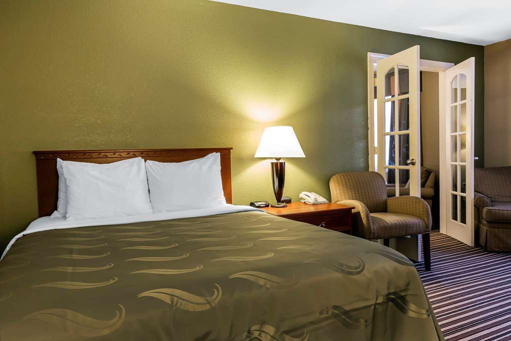 Quality Inn & Suites Columbia I 70 - photo 17