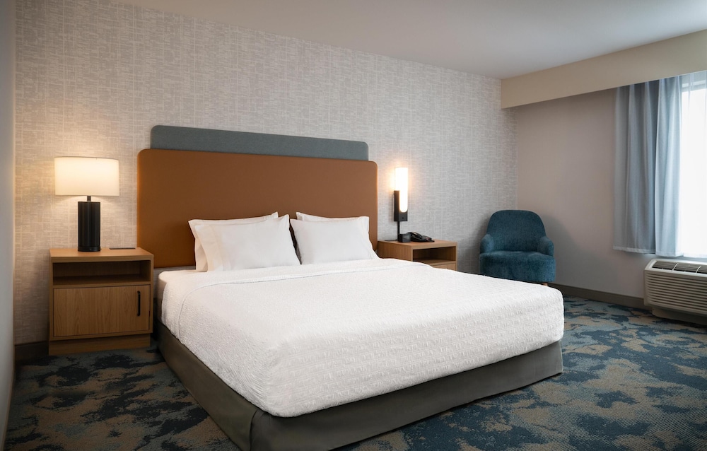 Hampton Inn & Suites La Crosse Downtown - photo 14