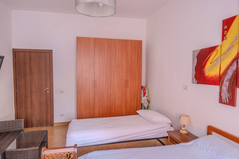 Apri il Cancello e Sei in Acqua in Vibo Valentia, Italy