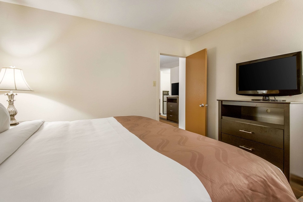 Quality Inn Bloomsburg - photo 11