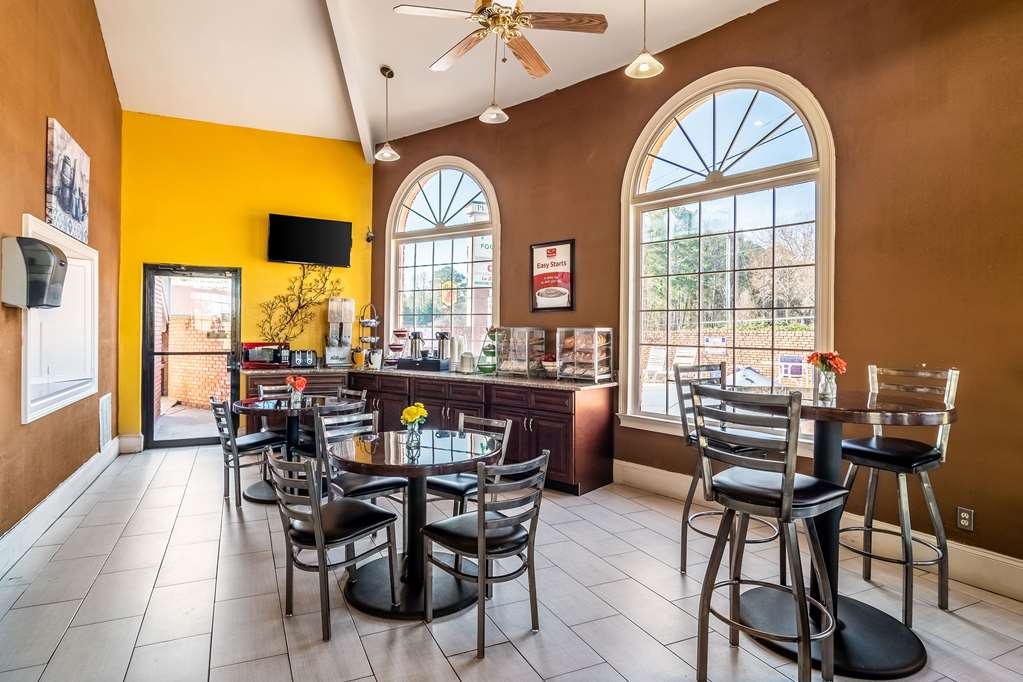 Econo Lodge Acworth East - photo 22