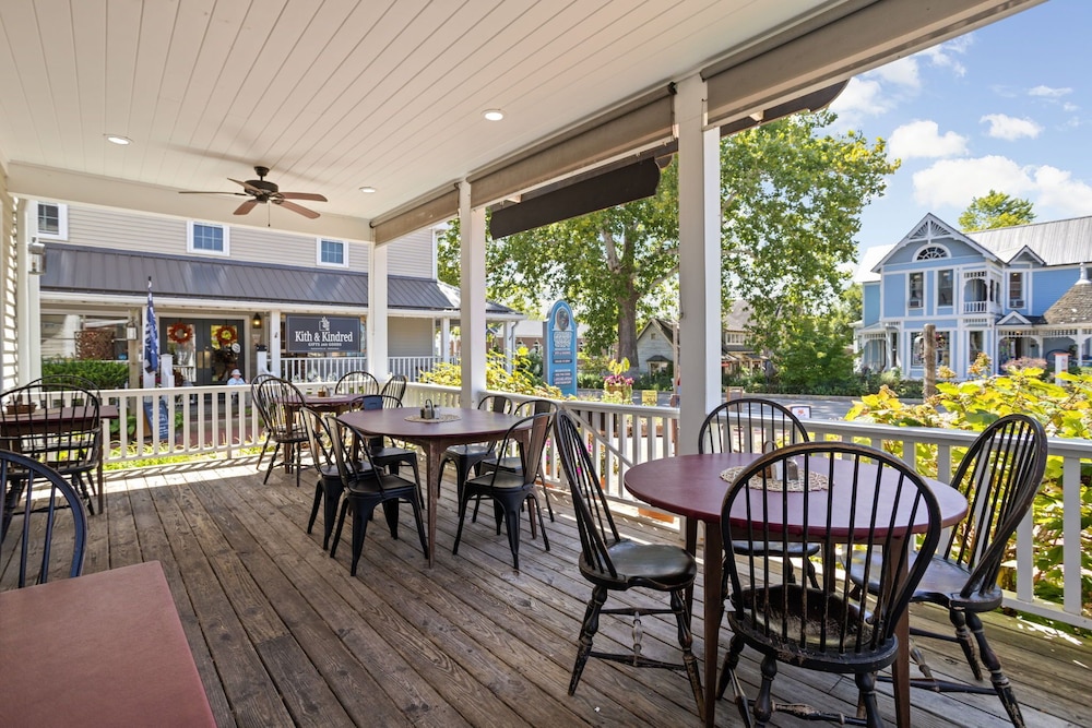 Artists Colony Inn & Restaurant - photo 54