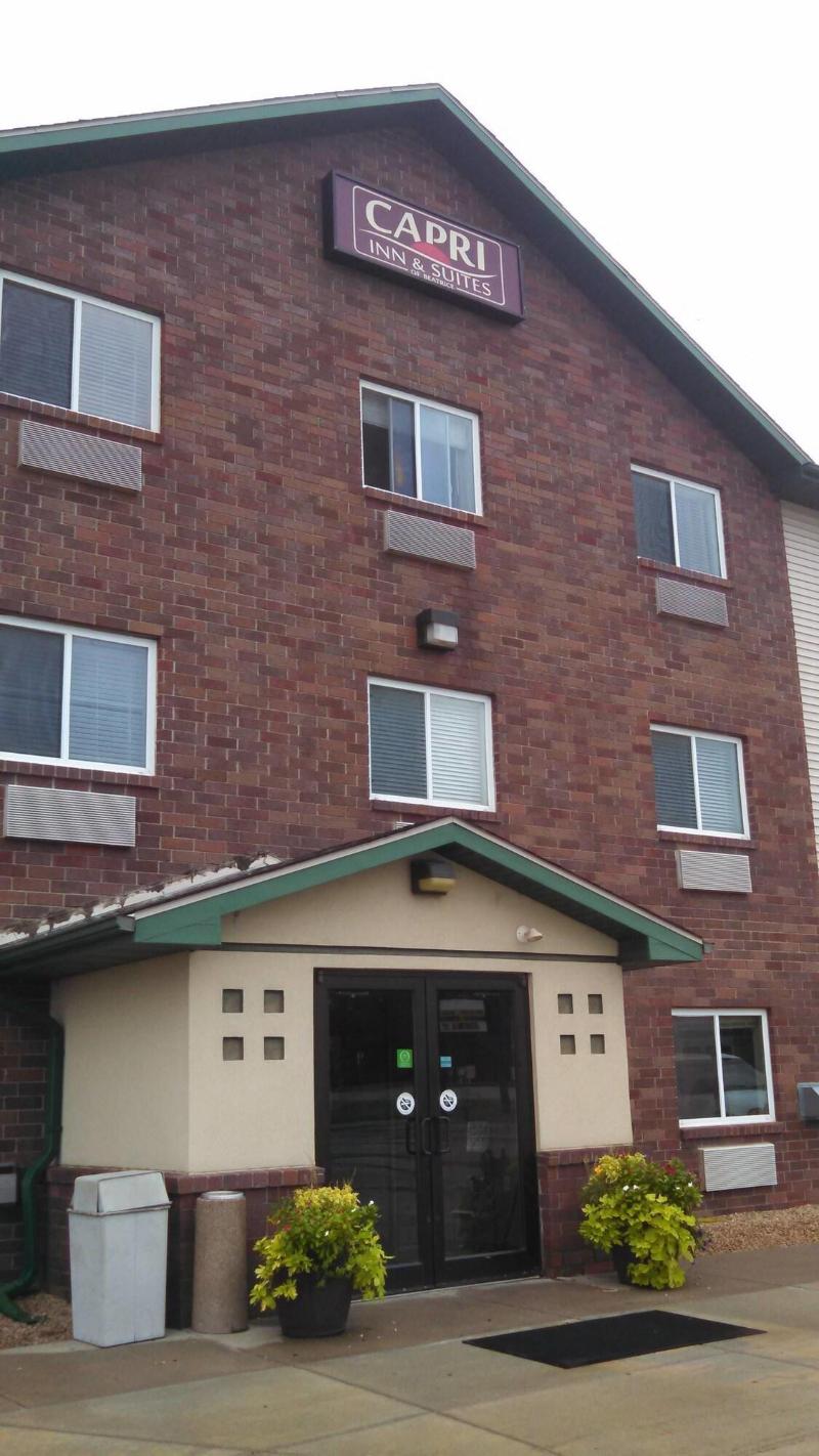 Capri Inn and Suites of Beatrice - photo 12