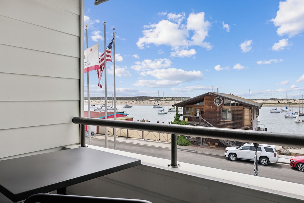 456 Embarcadero Inn & Suites - photo 61
