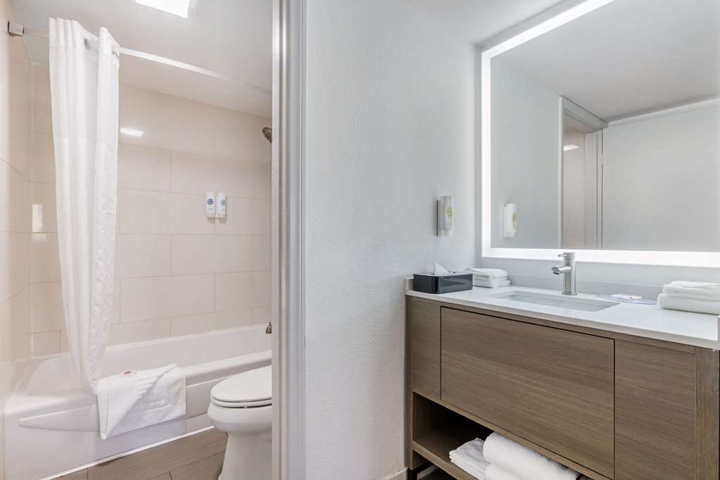 Comfort Inn Sea World Area - photo 23
