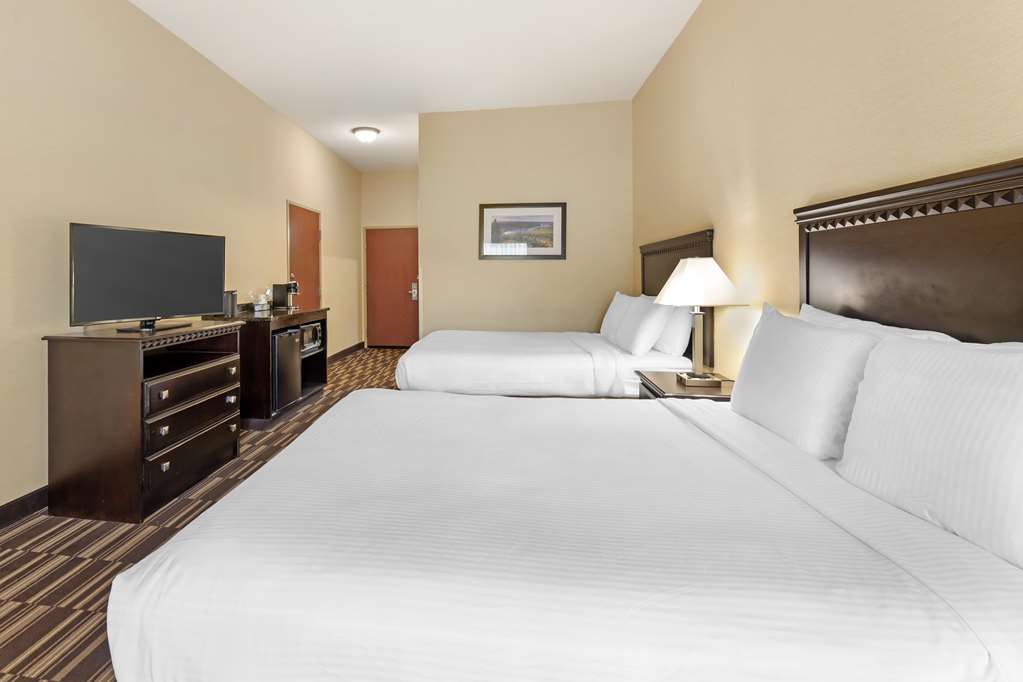 Best Western Plus Victor Inn & Suites - photo 33