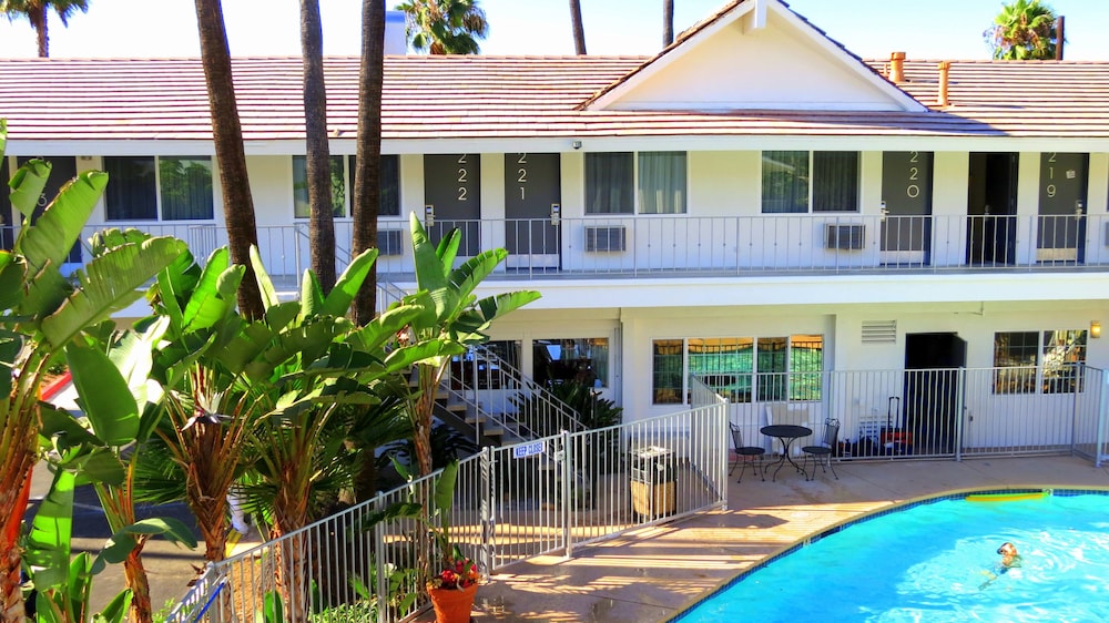 Hotel Iris San Diego - photo 34