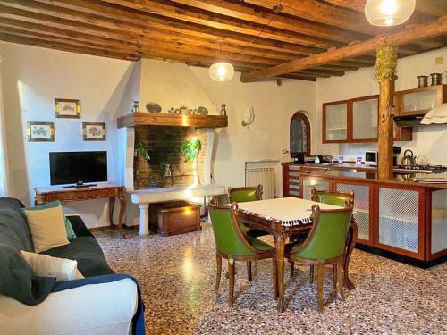 Ca' Nadia Apartment — 4-Star Luxury Hotel in Venice, Italy