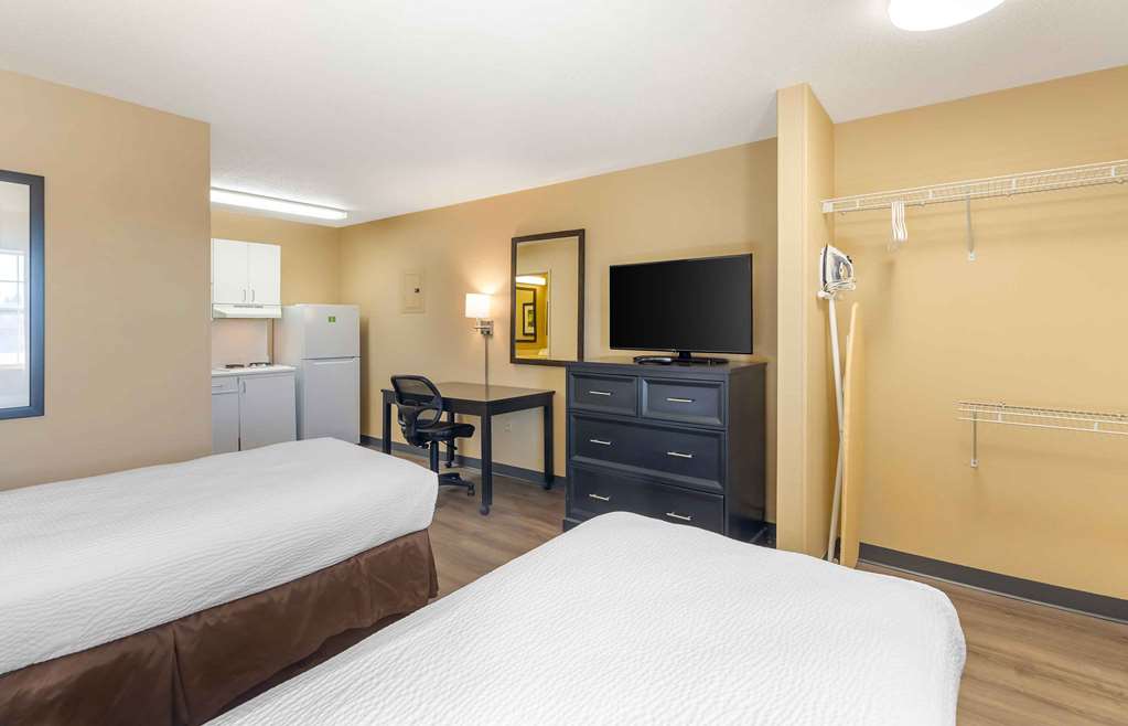 Extended Stay America Select Suites St. Louis Westport E Lackland Rd - photo 15