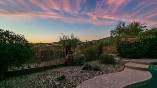 North Scottsdale Sanctuary w Htd Pool and Views in Scottsdale, United States