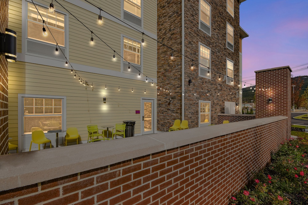 Home2 Suites by Hilton North Conway - photo 46