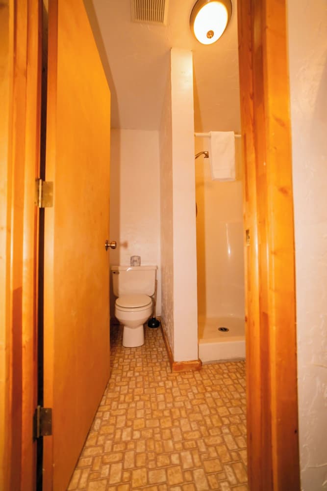 Chinook Winds Motel - photo 117