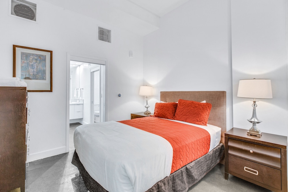 One Lux Stay HWH Downtown Los Angeles - photo 20