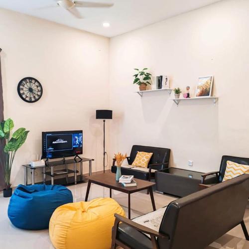 Kuantan Entire Semi D 4bedroom Nearby Menara 188&HTAA#Netflix in Kuantan, Malaysia