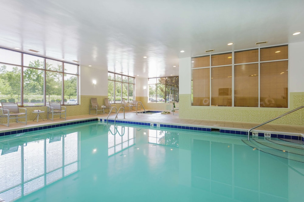 Hampton Inn Petersburg Southpark Mall - photo 18