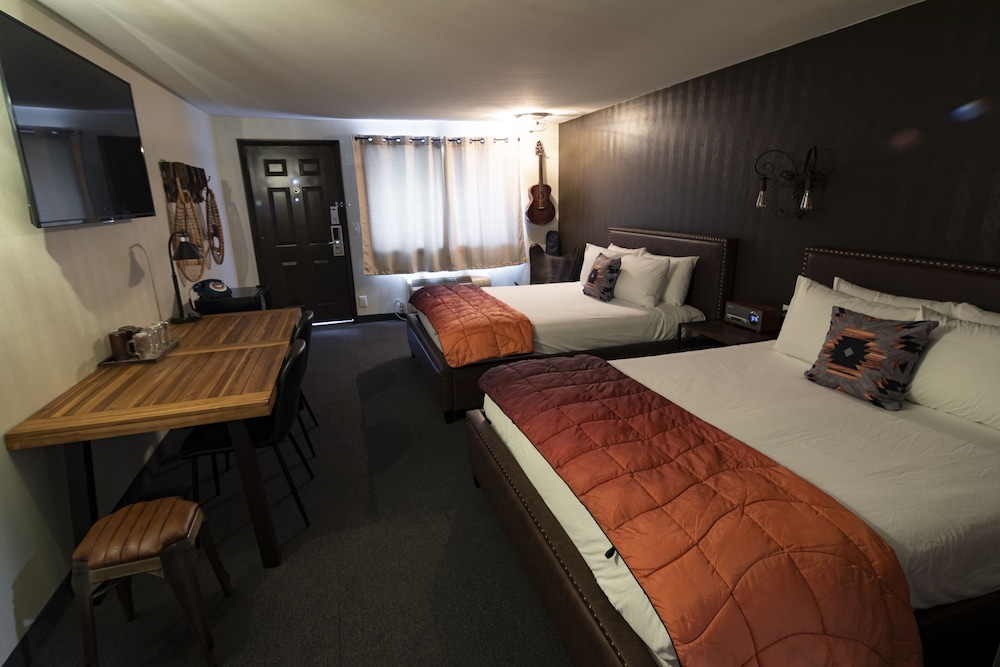 Campfire Hotel - photo 12